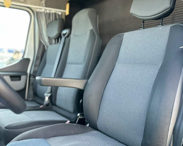 Белый Рено Мастер, объемом двигателя 2.3 л и пробегом 257 тыс. км за 14400 $, фото 10 на Automoto.ua