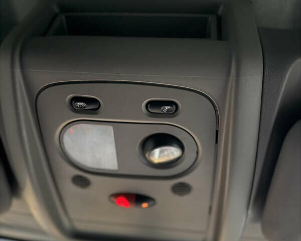 Білий Рено Мастєр, об'ємом двигуна 2.3 л та пробігом 113 тис. км за 17500 $, фото 14 на Automoto.ua