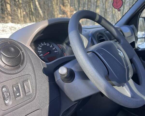Белый Рено Мастер, объемом двигателя 2.3 л и пробегом 211 тыс. км за 22500 $, фото 7 на Automoto.ua