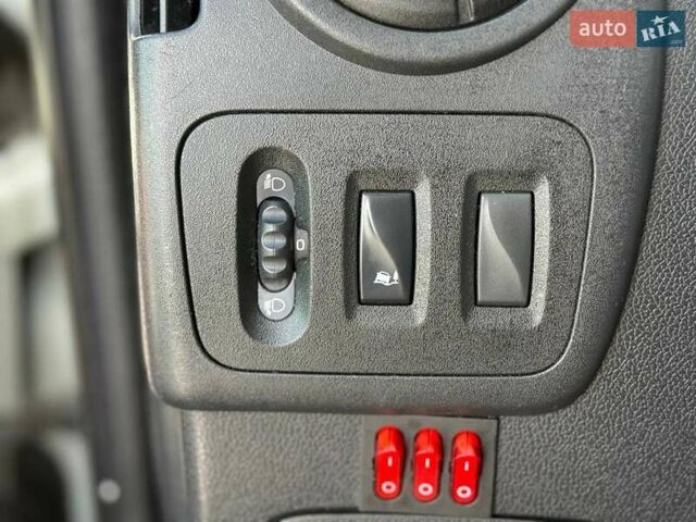 Белый Рено Мастер, объемом двигателя 2.3 л и пробегом 220 тыс. км за 16498 $, фото 22 на Automoto.ua