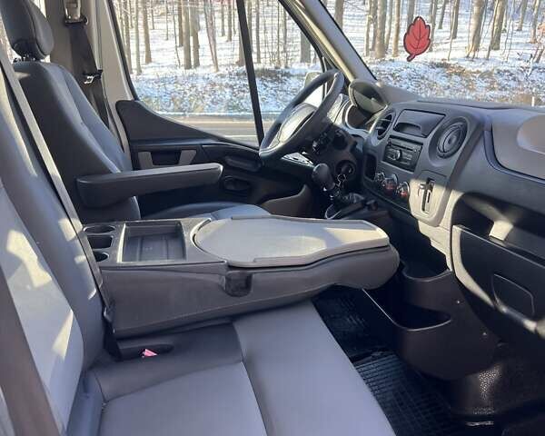 Белый Рено Мастер, объемом двигателя 2.3 л и пробегом 211 тыс. км за 22500 $, фото 25 на Automoto.ua