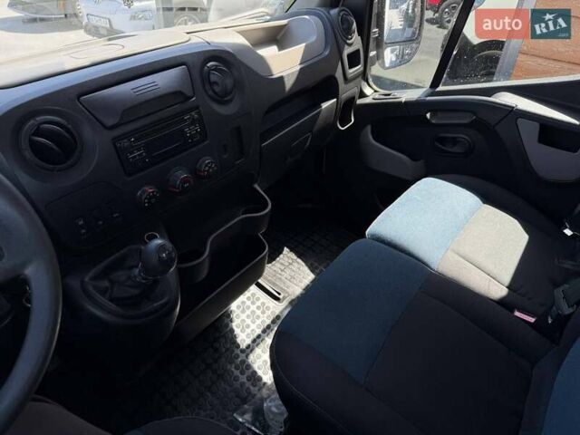 Белый Рено Мастер, объемом двигателя 2.3 л и пробегом 220 тыс. км за 18295 $, фото 26 на Automoto.ua