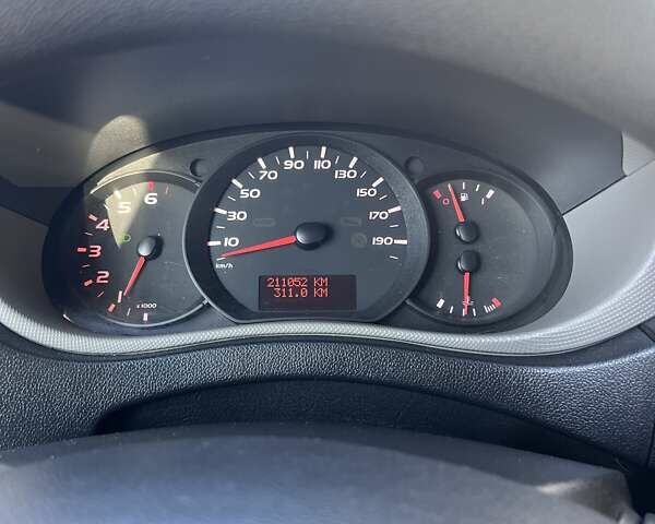 Белый Рено Мастер, объемом двигателя 2.3 л и пробегом 211 тыс. км за 22500 $, фото 1 на Automoto.ua