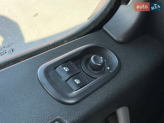 Белый Рено Мастер, объемом двигателя 2.3 л и пробегом 220 тыс. км за 16498 $, фото 23 на Automoto.ua