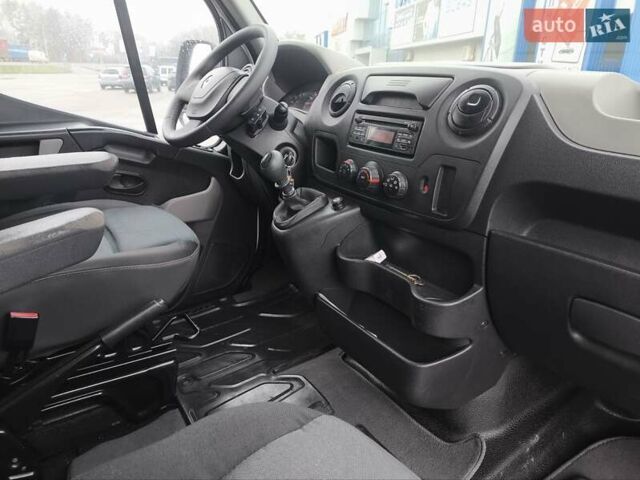 Белый Рено Мастер, объемом двигателя 2.3 л и пробегом 350 тыс. км за 17000 $, фото 17 на Automoto.ua