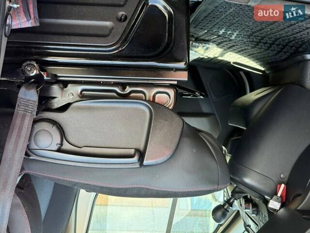 Белый Рено Мастер, объемом двигателя 2.3 л и пробегом 220 тыс. км за 16498 $, фото 13 на Automoto.ua