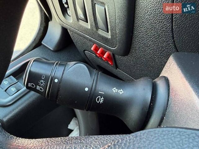 Белый Рено Мастер, объемом двигателя 2.3 л и пробегом 220 тыс. км за 18295 $, фото 25 на Automoto.ua