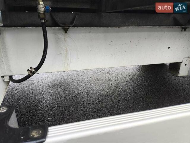 Белый Рено Мастер, объемом двигателя 2.3 л и пробегом 350 тыс. км за 17000 $, фото 37 на Automoto.ua