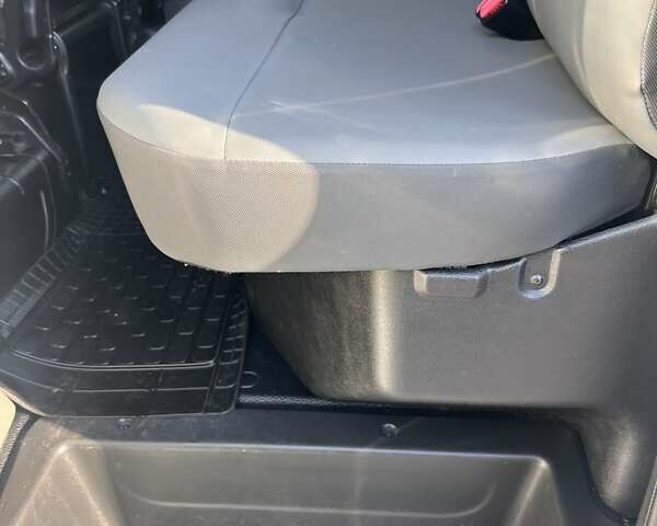 Белый Рено Мастер, объемом двигателя 2.3 л и пробегом 211 тыс. км за 22500 $, фото 13 на Automoto.ua