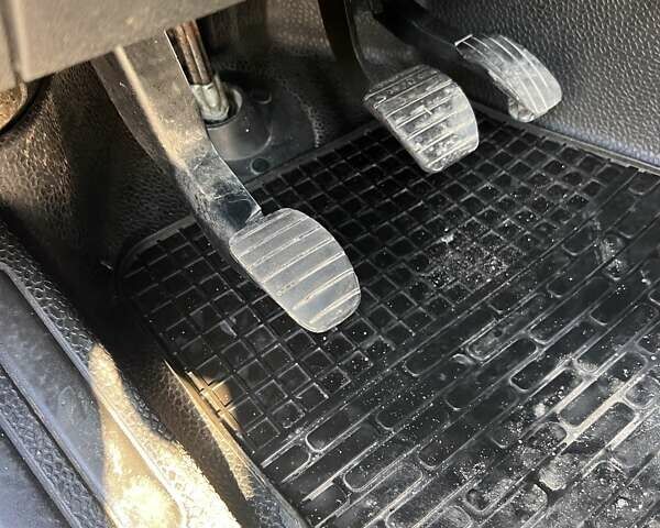 Белый Рено Мастер, объемом двигателя 2.3 л и пробегом 211 тыс. км за 22500 $, фото 8 на Automoto.ua