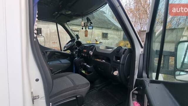 Рено Мастер 2016 в Ровно на Automoto.ua Белый Рено Мастер, объемом двигателя 2.3 л и пробегом 723 тыс. км за 16000 $, фото 3 на Automoto.ua