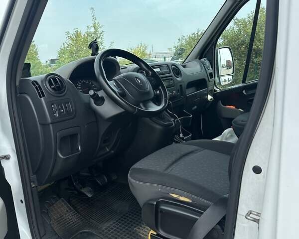 Белый Рено Мастер, объемом двигателя 2.3 л и пробегом 670 тыс. км за 17500 $, фото 12 на Automoto.ua