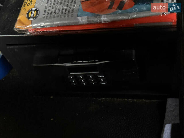 Белый Рено Мастер, объемом двигателя 2.3 л и пробегом 399 тыс. км за 18600 $, фото 26 на Automoto.ua