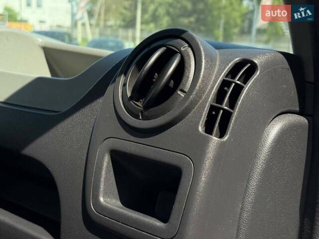 Белый Рено Мастер, объемом двигателя 2.3 л и пробегом 220 тыс. км за 16498 $, фото 34 на Automoto.ua