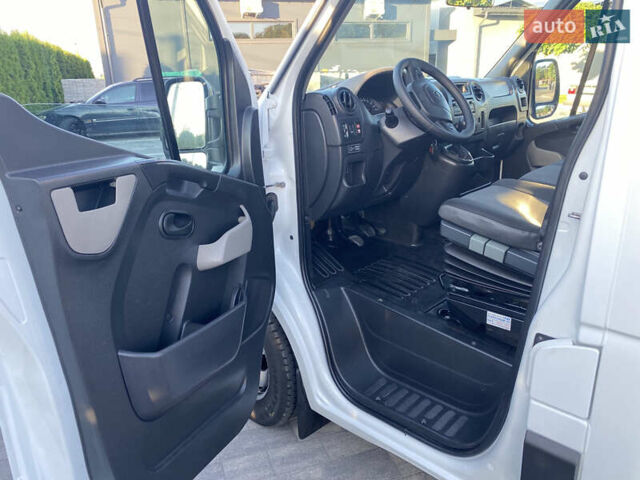 Білий Рено Мастєр, об'ємом двигуна 0 л та пробігом 182 тис. км за 25000 $, фото 8 на Automoto.ua