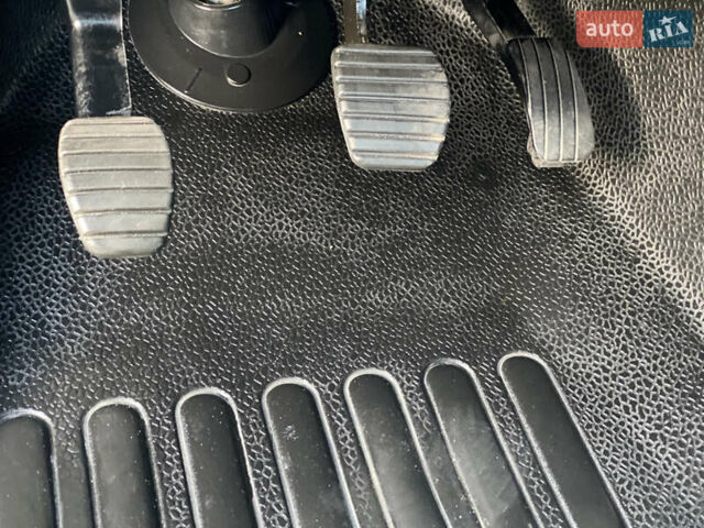 Білий Рено Мастєр, об'ємом двигуна 0 л та пробігом 182 тис. км за 25000 $, фото 65 на Automoto.ua