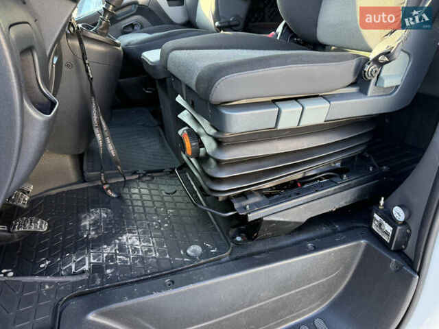 Білий Рено Мастєр, об'ємом двигуна 2.3 л та пробігом 304 тис. км за 17800 $, фото 51 на Automoto.ua