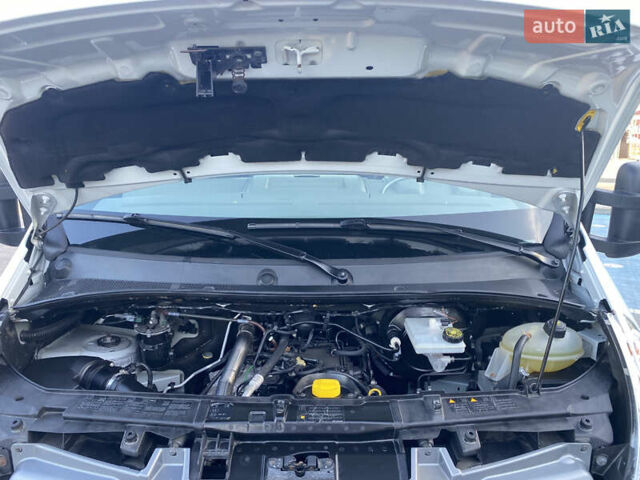 Білий Рено Мастєр, об'ємом двигуна 0 л та пробігом 182 тис. км за 25000 $, фото 42 на Automoto.ua