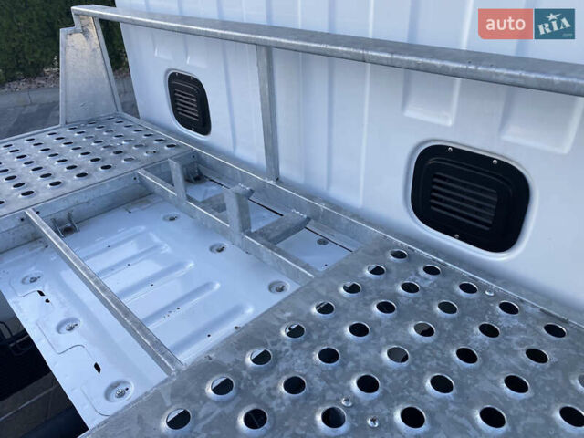 Білий Рено Мастєр, об'ємом двигуна 0 л та пробігом 182 тис. км за 25000 $, фото 41 на Automoto.ua