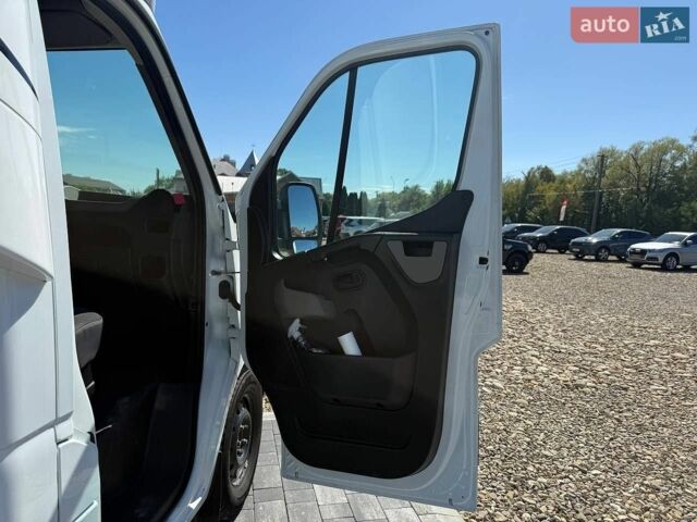 Белый Рено Мастер, объемом двигателя 2.3 л и пробегом 330 тыс. км за 21000 $, фото 42 на Automoto.ua