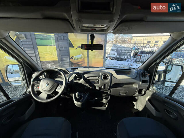 Білий Рено Мастєр, об'ємом двигуна 2.3 л та пробігом 244 тис. км за 17999 $, фото 2 на Automoto.ua