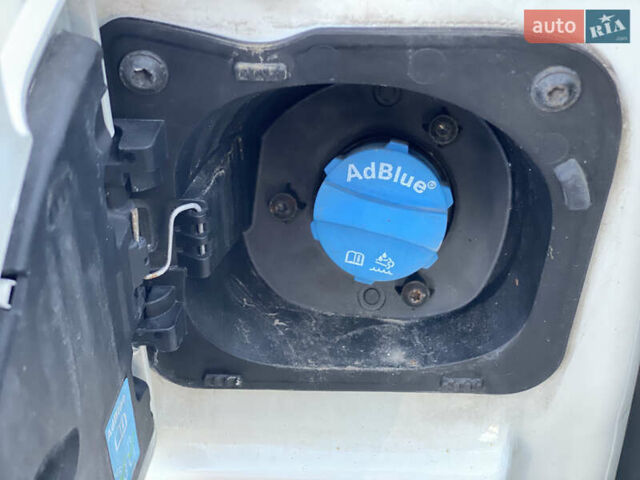 Білий Рено Мастєр, об'ємом двигуна 0 л та пробігом 182 тис. км за 25000 $, фото 64 на Automoto.ua