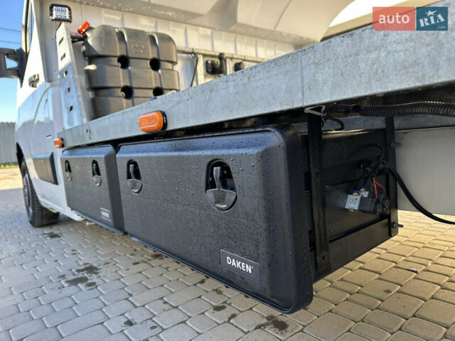 Белый Рено Мастер, объемом двигателя 2.3 л и пробегом 290 тыс. км за 19000 $, фото 11 на Automoto.ua