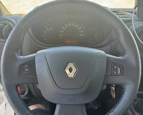 Белый Рено Мастер, объемом двигателя 2.3 л и пробегом 300 тыс. км за 21000 $, фото 14 на Automoto.ua