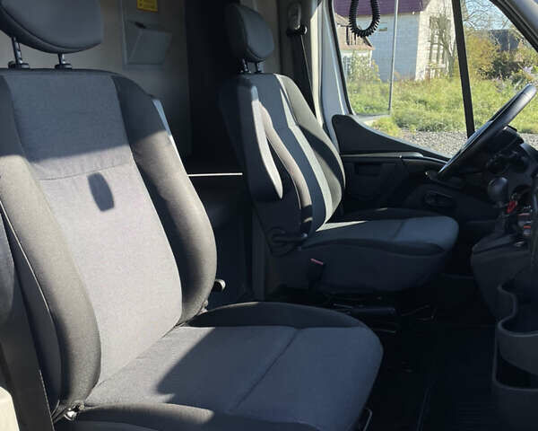 Белый Рено Мастер, объемом двигателя 2.3 л и пробегом 183 тыс. км за 18999 $, фото 32 на Automoto.ua
