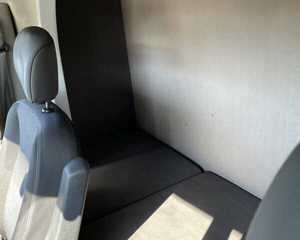 Белый Рено Мастер, объемом двигателя 2.3 л и пробегом 183 тыс. км за 18999 $, фото 30 на Automoto.ua