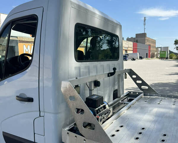 Белый Рено Мастер, объемом двигателя 2.3 л и пробегом 300 тыс. км за 21000 $, фото 18 на Automoto.ua