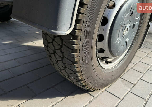 Белый Рено Мастер, объемом двигателя 2.3 л и пробегом 670 тыс. км за 16100 $, фото 14 на Automoto.ua