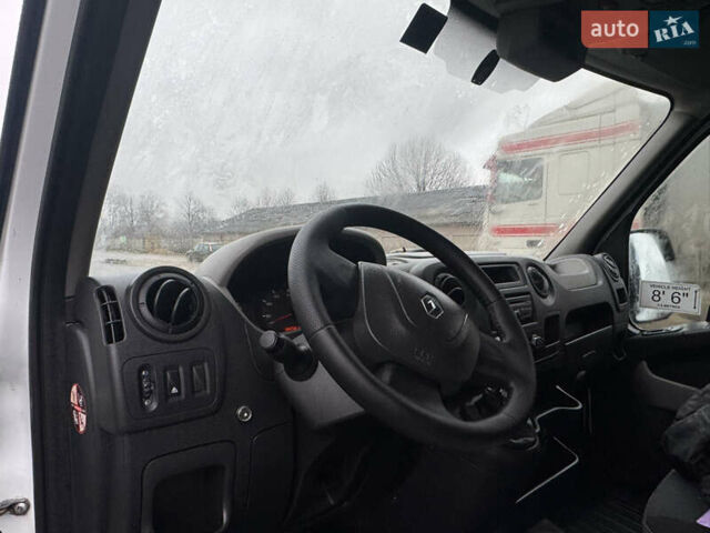 Белый Рено Мастер, объемом двигателя 2.3 л и пробегом 265 тыс. км за 15350 $, фото 41 на Automoto.ua