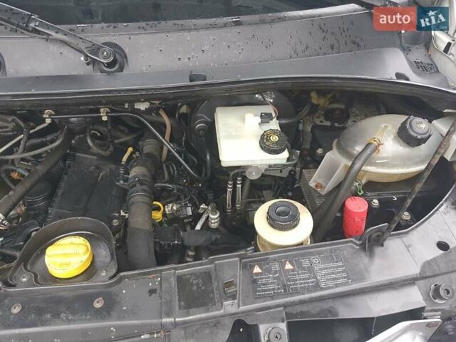 Білий Рено Мастєр, об'ємом двигуна 2.5 л та пробігом 380 тис. км за 16000 $, фото 16 на Automoto.ua