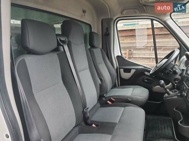 Білий Рено Мастєр, об'ємом двигуна 2.5 л та пробігом 380 тис. км за 16000 $, фото 9 на Automoto.ua