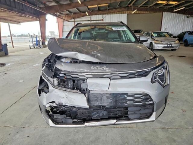 Белый Рено Мастер, объемом двигателя 2.3 л и пробегом 260 тыс. км за 18800 $, фото 16 на Automoto.ua