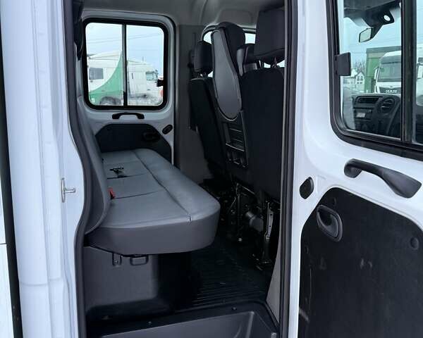 Белый Рено Мастер, объемом двигателя 2.3 л и пробегом 260 тыс. км за 22200 $, фото 21 на Automoto.ua