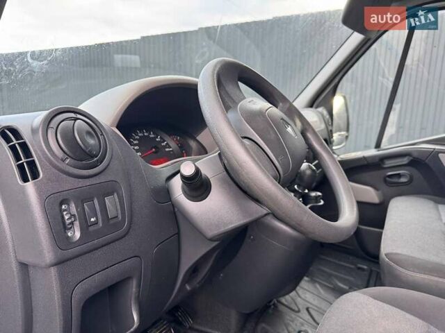 Белый Рено Мастер, объемом двигателя 2.3 л и пробегом 241 тыс. км за 21500 $, фото 16 на Automoto.ua