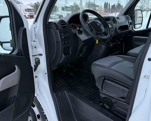 Белый Рено Мастер, объемом двигателя 2.3 л и пробегом 260 тыс. км за 22200 $, фото 19 на Automoto.ua