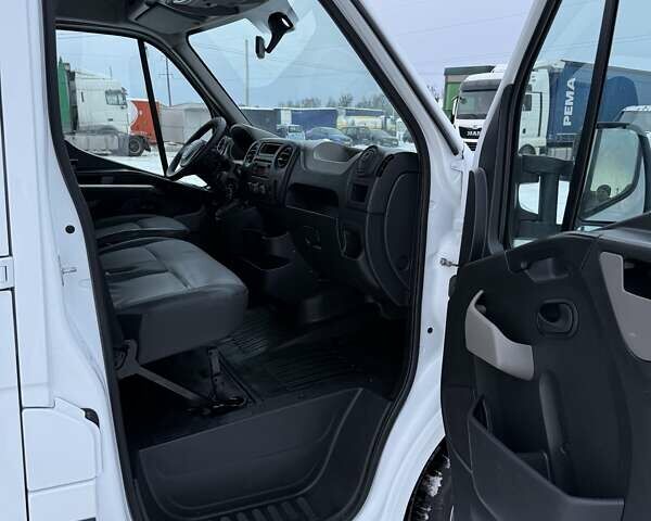 Белый Рено Мастер, объемом двигателя 2.3 л и пробегом 260 тыс. км за 22200 $, фото 20 на Automoto.ua