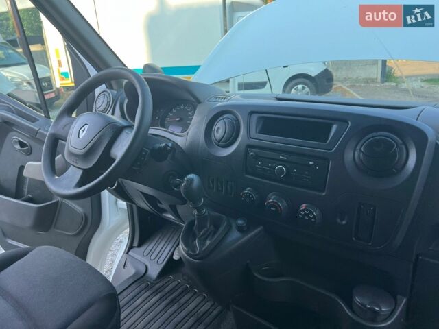 Белый Рено Мастер, объемом двигателя 2.3 л и пробегом 225 тыс. км за 21500 $, фото 30 на Automoto.ua