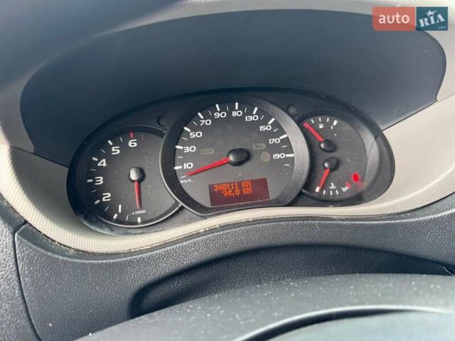 Белый Рено Мастер, объемом двигателя 2.3 л и пробегом 241 тыс. км за 21500 $, фото 19 на Automoto.ua