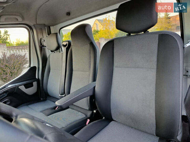 Белый Рено Мастер, объемом двигателя 2.3 л и пробегом 278 тыс. км за 14750 $, фото 14 на Automoto.ua
