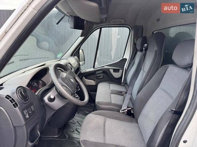 Белый Рено Мастер, объемом двигателя 2.3 л и пробегом 241 тыс. км за 21500 $, фото 17 на Automoto.ua