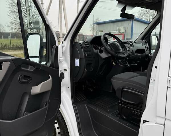 Белый Рено Мастер, объемом двигателя 2.3 л и пробегом 69 тыс. км за 23999 $, фото 18 на Automoto.ua