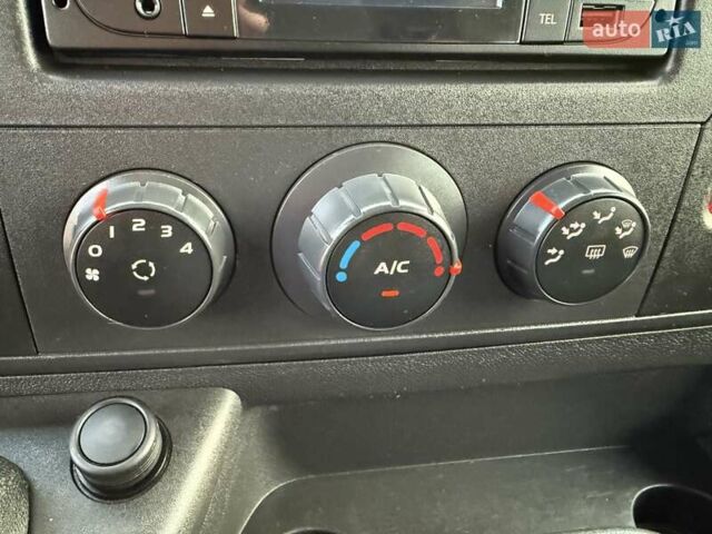 Білий Рено Мастєр, об'ємом двигуна 2.3 л та пробігом 225 тис. км за 22499 $, фото 25 на Automoto.ua