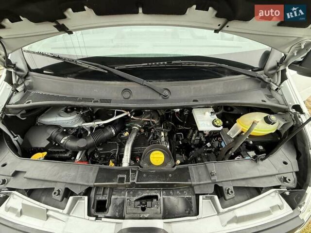 Белый Рено Мастер, объемом двигателя 2.3 л и пробегом 69 тыс. км за 23999 $, фото 36 на Automoto.ua