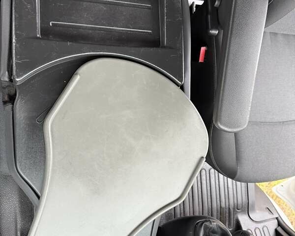 Белый Рено Мастер, объемом двигателя 2.3 л и пробегом 69 тыс. км за 23999 $, фото 25 на Automoto.ua