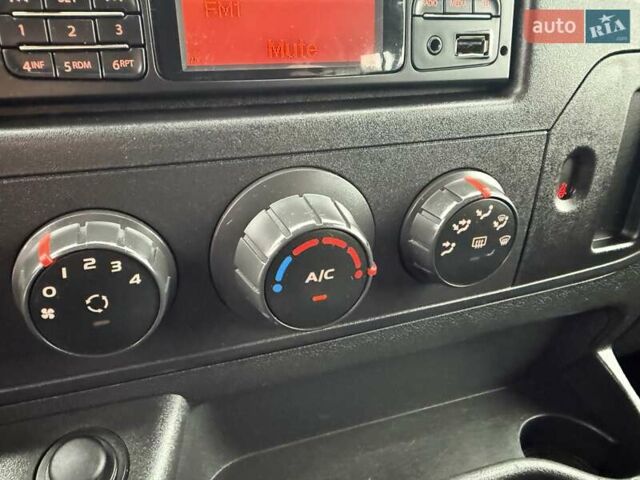 Белый Рено Мастер, объемом двигателя 2.3 л и пробегом 69 тыс. км за 23999 $, фото 24 на Automoto.ua