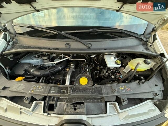 Білий Рено Мастєр, об'ємом двигуна 2.3 л та пробігом 225 тис. км за 22799 $, фото 28 на Automoto.ua